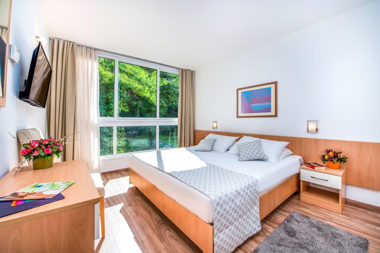 Adriatic Hotel 2*